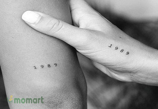 Kiểu dáng mẫu tattoo năm sinh mini phù hợp với mọi khách hàng