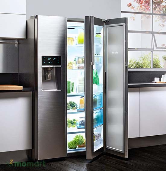 Tủ lạnh Samsung với nội thất bên trong tiện lợi