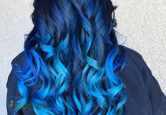 Kiểu ombre xanh dương là mẫu tóc rất đáng để trải nghiệm