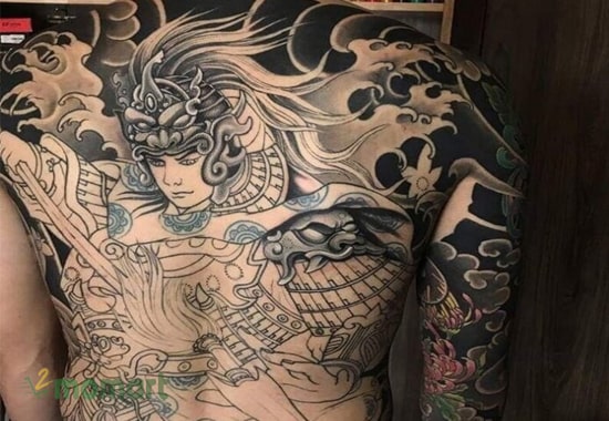 Các chi tiết trong hình tattoo Triệu Tử Long cưỡi rồng được thiết kế vô cùng sống động