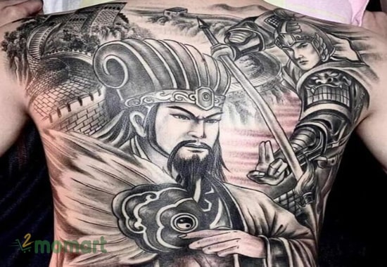 Tattoo Triệu Vân và Gia Cát Lượng sau lưng đầy độc đáo