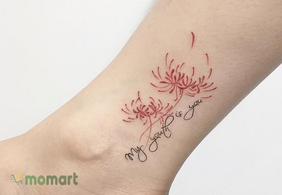 Hình tattoo bỉ ngạn cùng chữ đòi hỏi sự tỉ mỉ và tay nghề cao