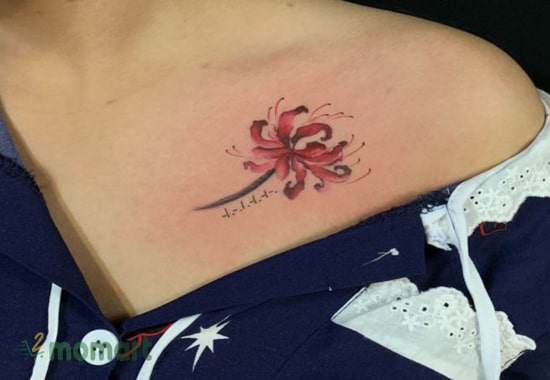 Những mẫu tattoo hoa bỉ ngạn được cách điệu đầy mới lạ trên xương quai