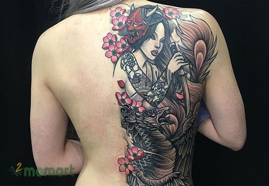 Xăm Nhật cổ full lưng cho nữ với nhiều họa tiết sinh động