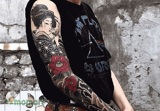 Nàng geisha xinh đẹp được xăm trên kín cánh tay