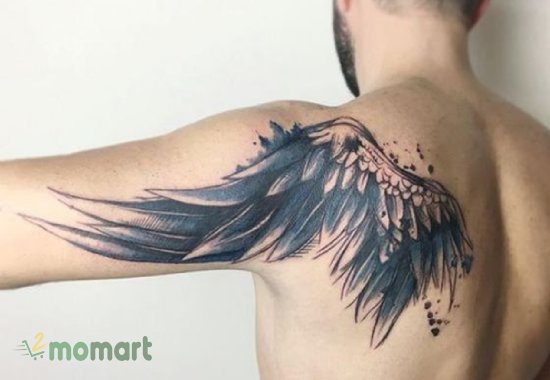 Tattoo đôi cánh trên vai nhẹ nhàng cho nam