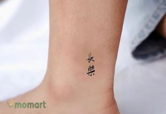 Hình xăm chữ Trung Quốc ý nghĩa ở chân