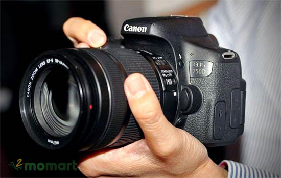 Máy ảnh Canon 750D có thiết kế sang trọng gọn nhẹ