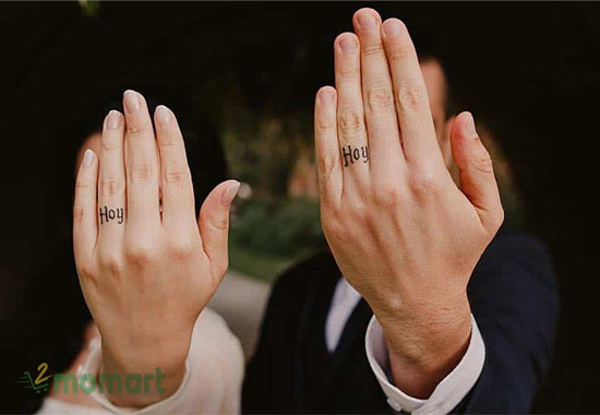 Hình xăm đôi ở ngón tay dành cho vợ chồng