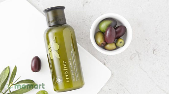 Sữa dưỡng ẩm Innisfree Olive Real Lotion EX cung cấp độ ẩm cần thiết cho da khô