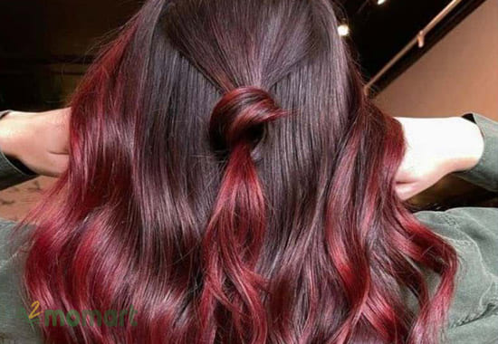 Tóc ombre nhuộm đỏ cherry luôn là kiểu tóc gây sự chú ý