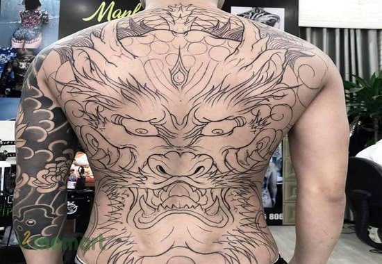 Khung hình tattoo rồng kín lưng với đường nét sinh động