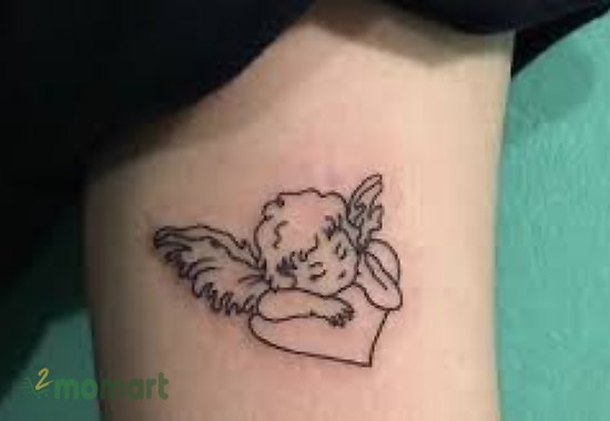 Hình xăm em bé thiên thần nhỏ trên cánh tay cho nàng