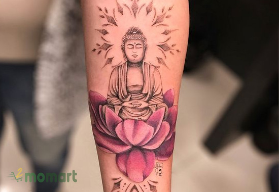 Ý nghĩa hình xăm Phật bên hoa sen đẹp