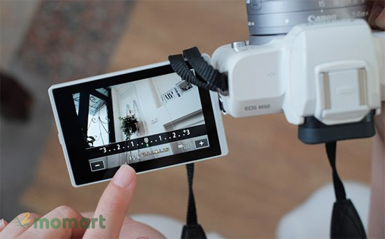 Máy Ảnh Canon EOS M50 + Kit 15-45mm tích hợp quay phim
