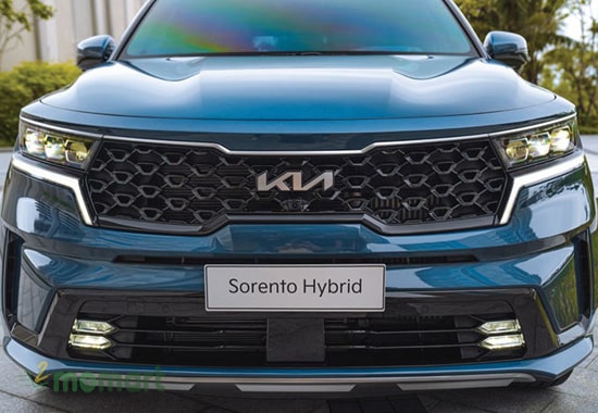 Lưới tản nhiệt của Sorento Hybrid có thiết kế mũi hổ đặc trưng
