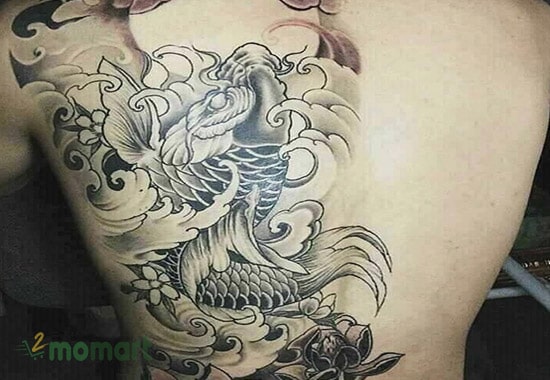 Tattoo cá chép hóa rồng trên lưng với ý nghĩa sự nghiệp nở rộ