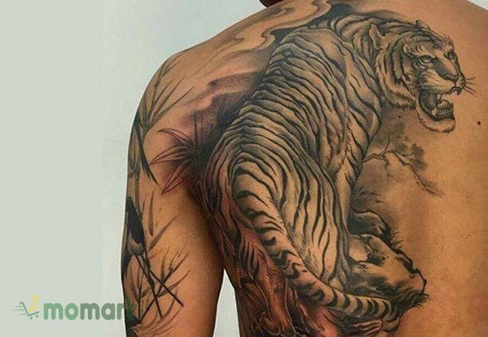 Hình tattoo hổ nửa lưng thể hiện khả năng dám đương đầu với thử thách