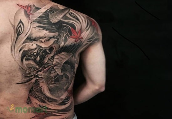 Tattoo nửa lưng mặt quỷ thể hiện sức mạnh của từng cá nhân