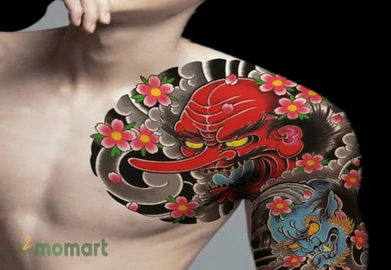 Các họa tiết Nhật cổ được xăm ở nửa ngực khiến bạn nổi bật hơn