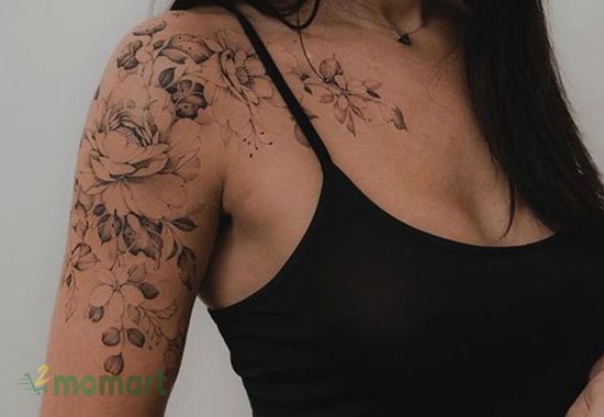 Tattoo mẫu đơn truyền thống với những đường nét mềm mại