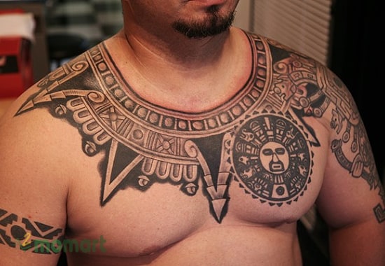 ăm hình Maori ở ngực - Phong cách xăm đầy nghệ thuật