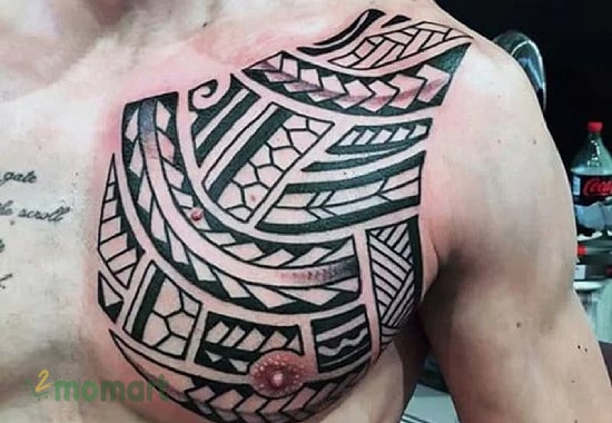 Hình xăm Maori ngực tạo sự kết nối với tình yêu, tình thân và tình bạn