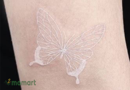 Thiết kế hình xăm bươm bướm màu trắng