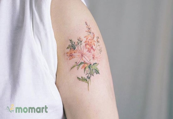 Tattoo các bông hoa bung nở rực rỡ như cuộc đời các cô gái