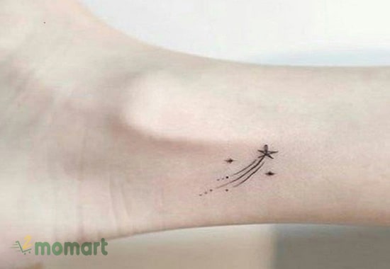 Mẫu họa bì sao băng nhỏ xinh ở chân được khắc họa tinh tế