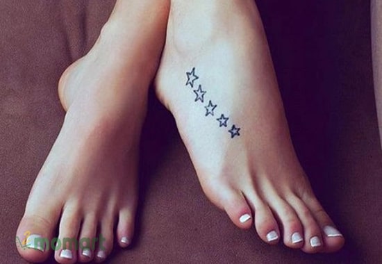 Tattoo ngôi sao basic, đẹp mắt khiến đôi chân thêm ấn tượng hơn