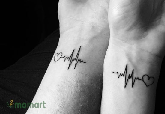 Xăm hình nhịp đập trái tim đơn giản cho nam nữ trên cổ tay