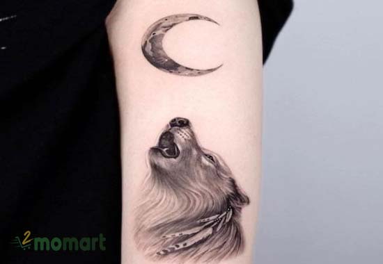 Hình tattoo sói hú trăng ẩn chứa vẻ đẹp cổ điển