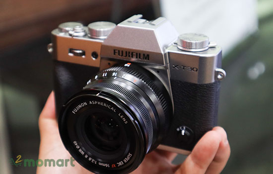 Máy ảnh Fujifilm X-T30 có khả năng quay video 4K