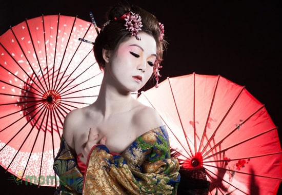 Trang phục và lối trang điểm thu hút của các nàng Geisha