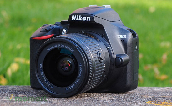 Máy ảnh Nikon D3500 có màn hình LCD không cảm ứng