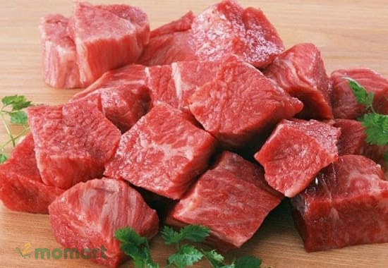 Chọn thịt bò tươi để giúp món ăn được thơm ngon