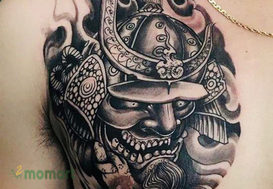 Hình tattoo Samurai mặt quỷ ở ngực đẹp mắt
