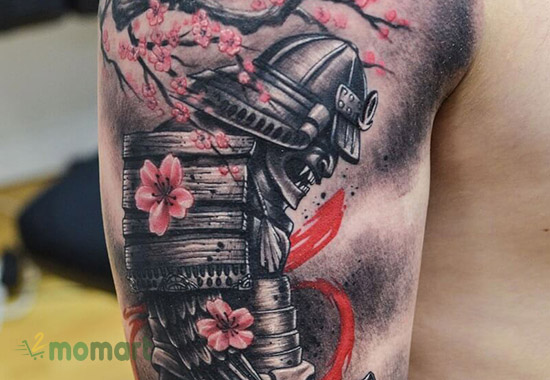 Hình tattoo Samurai trong vườn hoa anh đào