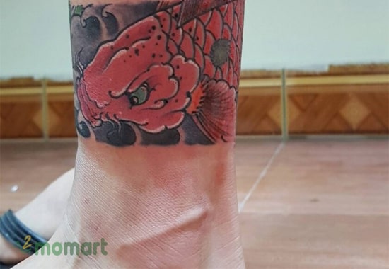 Tattoo cá chép hóa rồng ở chân được nhiều người yêu thích