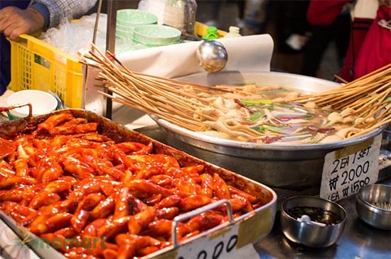Tokbokki là món ăn chơi của người Hàn