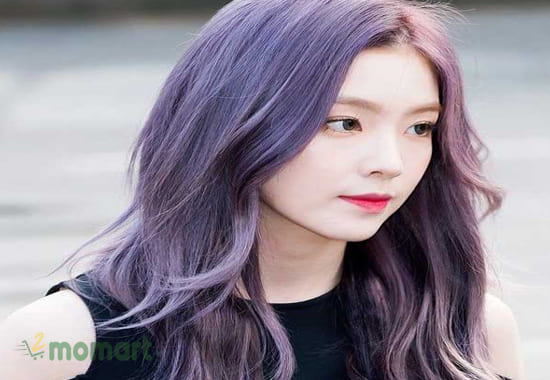 Mái tóc nhuộm màu tím violet sẽ giúp các nàng thêm quyến rũ hơn