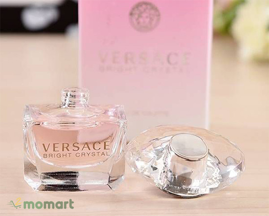 Mùi hương nước hoa nữ Versace Bright Crystal